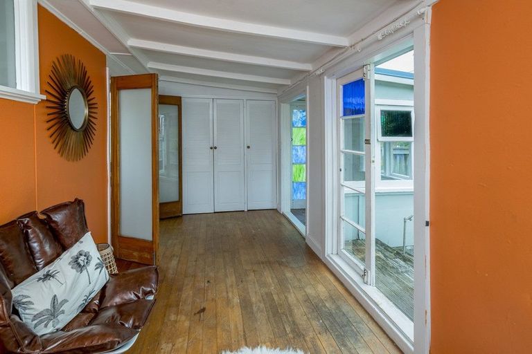 Photo of property in 74 Tilley Road, Paekakariki, 5034