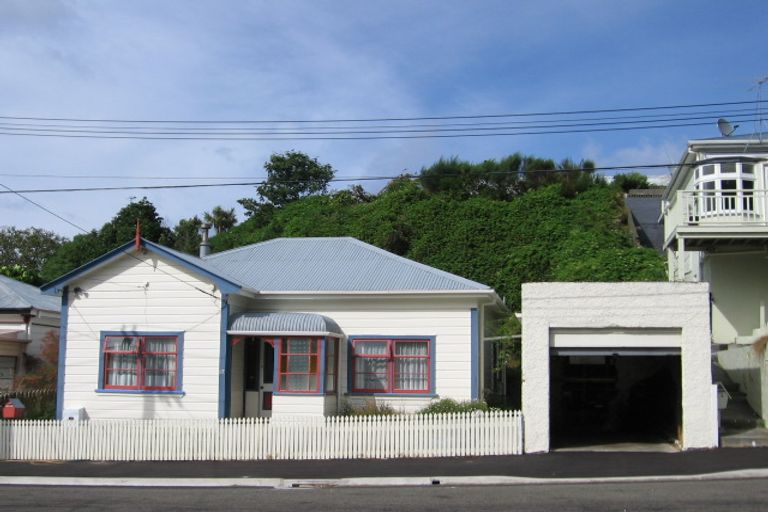 Photo of property in 17 Ribble Street, Island Bay, Wellington, 6023