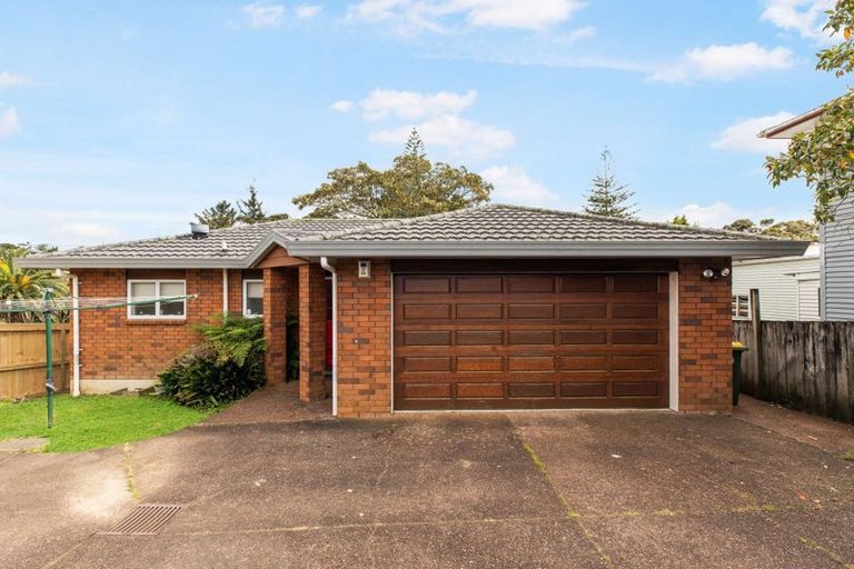 Photo of property in 1/57 Godley Road, Green Bay, Auckland, 0604