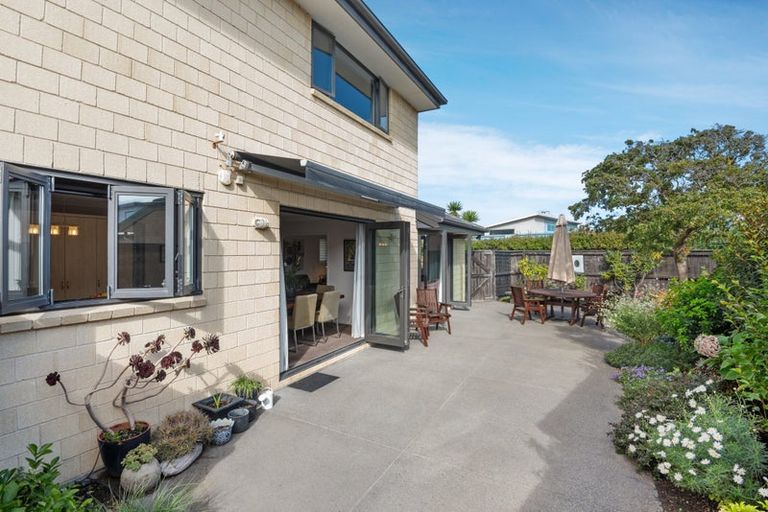 Photo of property in 8 Sandalwood Place, Waimairi Beach, Christchurch, 8083