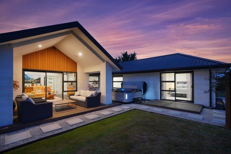 Photo of property in 11 Mara-kai Place, Pegasus, 7612