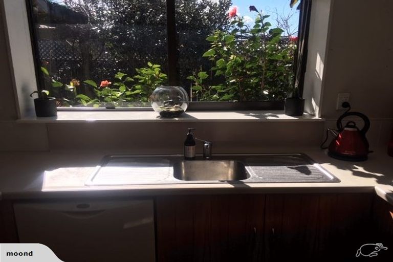 Photo of property in 18 Hyatt Grove, Greenmeadows, Napier, 4112