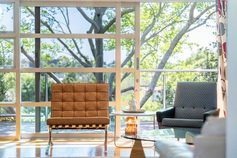 Photo of property in 48 Tiromoana Road, Raumati South, Paraparaumu, 5032