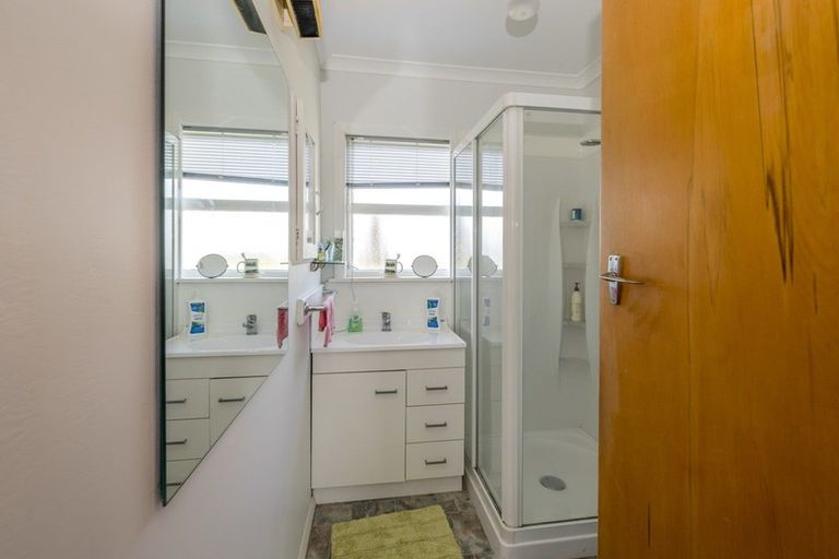 Photo of property in 14 Cobham Street, Levin, 5510