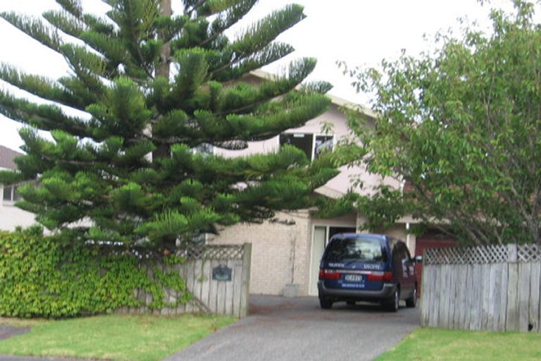 Photo of property in 333 Royal Road, Massey, Auckland, 0614