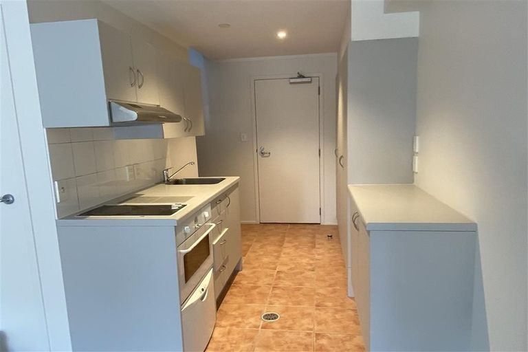 Photo of property in 20a/30 Westward Ho, Glen Eden, Auckland, 0602