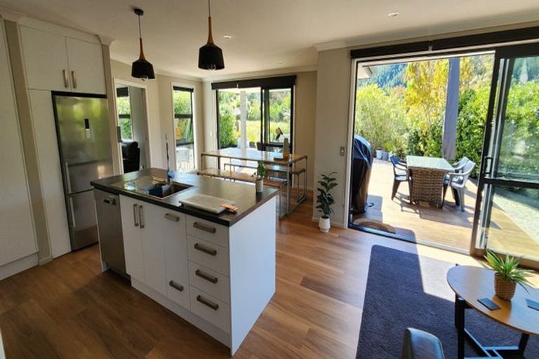 Photo of property in 2 Kahu Close, Kaiteriteri, Motueka, 7197