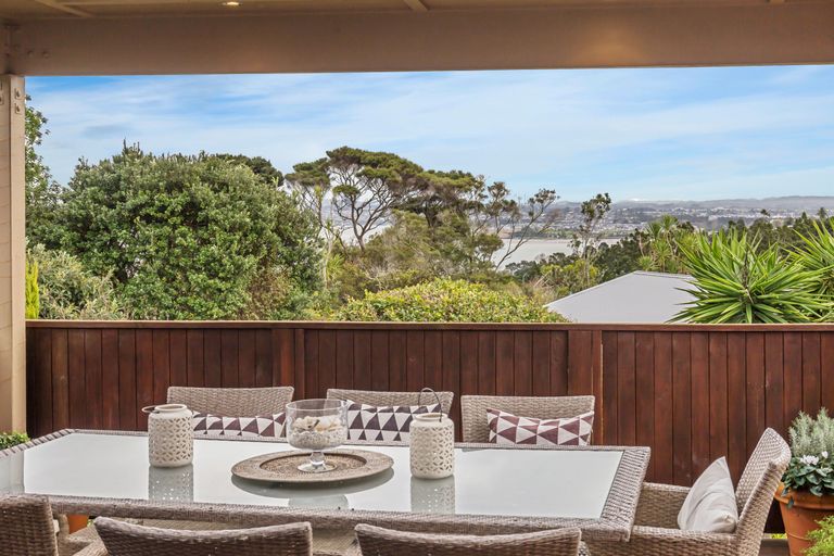 Photo of property in 1 Pluto Place, Beach Haven, Auckland, 0626