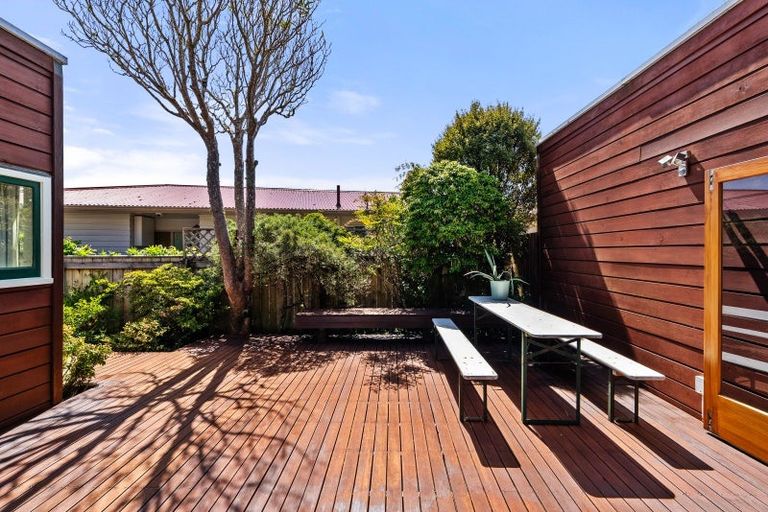 Photo of property in 6 Dorset Way, Wilton, Wellington, 6012