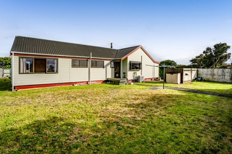 Photo of property in 8 Pohutukawa Drive, Opunake, 4616