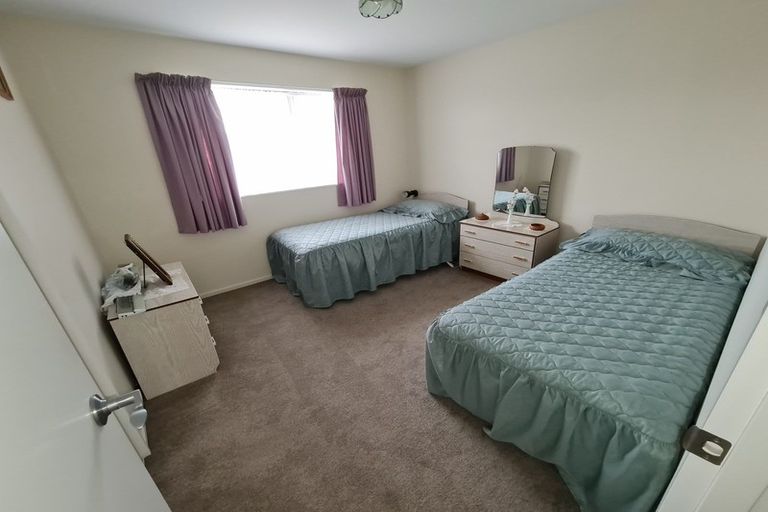 Photo of property in 1 Rochfort Place, Westport, 7825