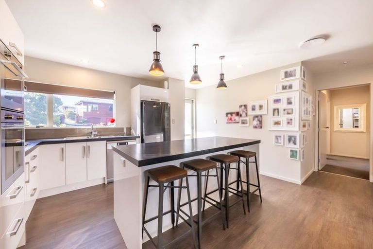 Photo of property in 10 Seymour Grove, Kingsley Heights, Upper Hutt, 5018