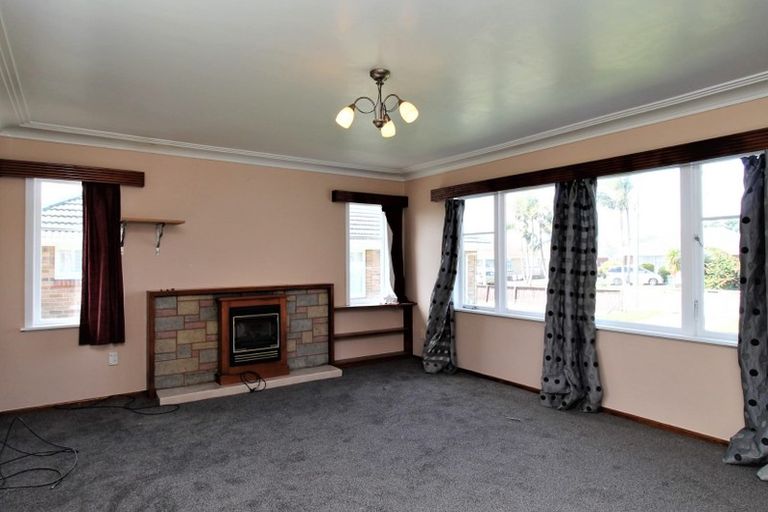 Photo of property in 48 Sunnyside Crescent, Papatoetoe, Auckland, 2025