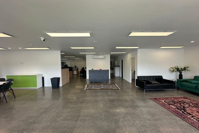 Photo of property in 1/415 Great South Road, Opaheke, Papakura, 2113