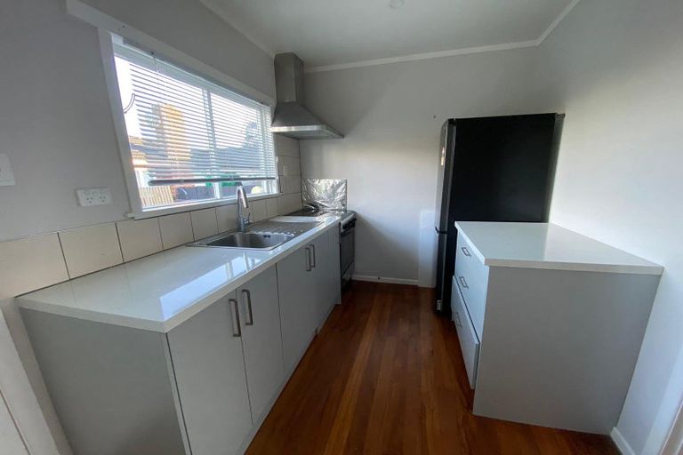 Photo of property in 2/49 Miro Street, New Lynn, Auckland, 0600