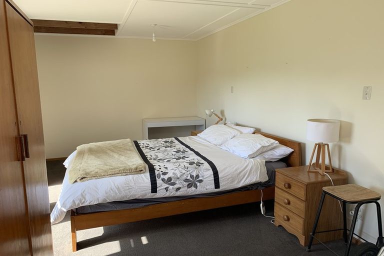 Photo of property in 26 Lyndfield Lane, Newlands, Wellington, 6037