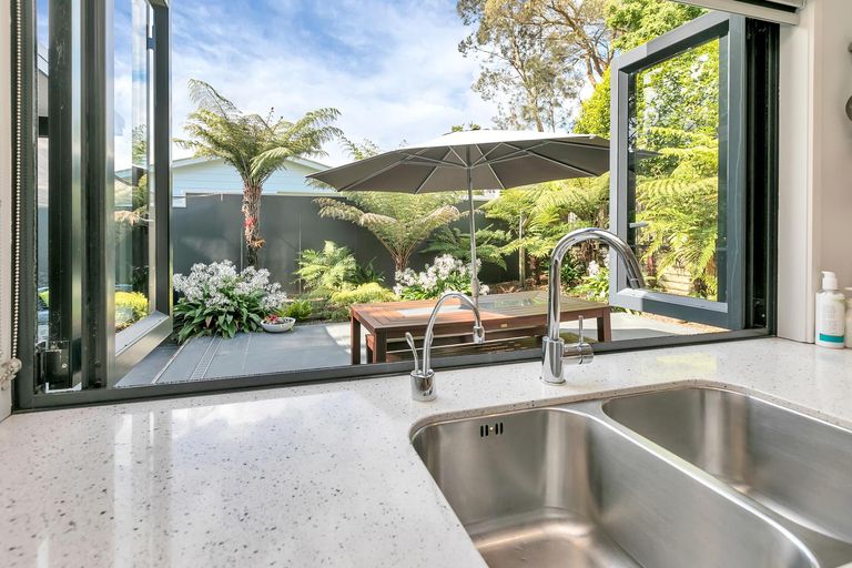 Photo of property in 367 Triangle Road, Henderson, Auckland, 0610