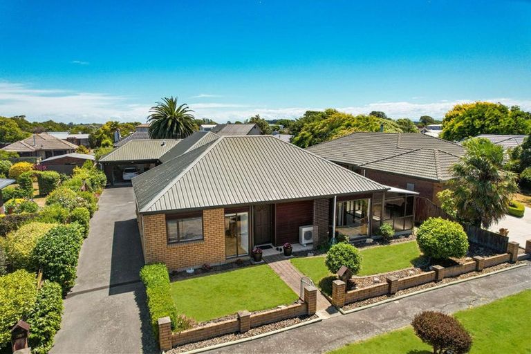 Photo of property in 1/38 Beauford Place, Parklands, Christchurch, 8083