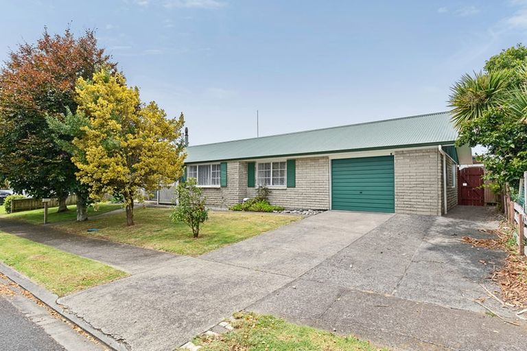 Photo of property in 13 Uenuku Place, Waitara, 4320