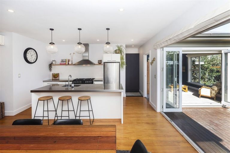 Photo of property in 7 Alpha Avenue, Strowan, Christchurch, 8052