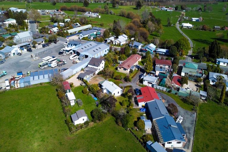 Photo of property in 108 Commercial Street, Takaka, 7110