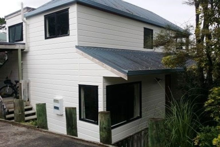 Photo of property in 1/57 James Evans Drive, Northcote, Auckland, 0627