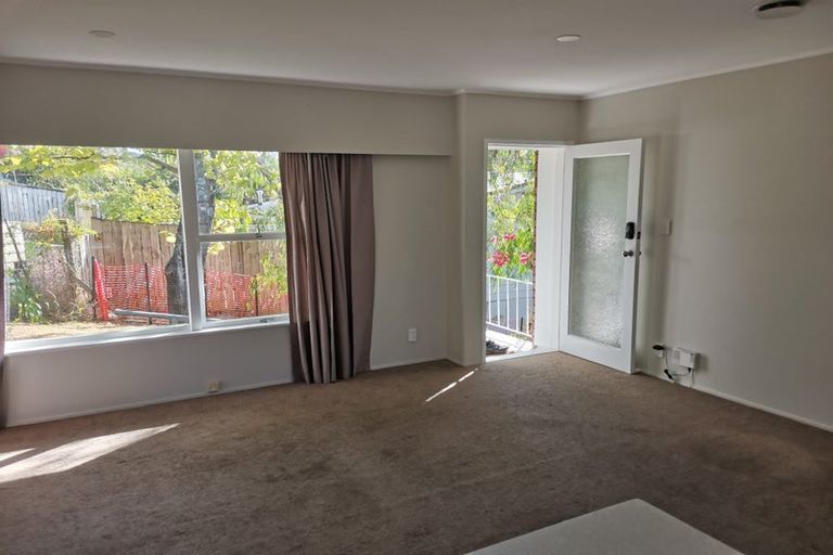 Photo of property in 2/5 Keldale Place, Forrest Hill, Auckland, 0620