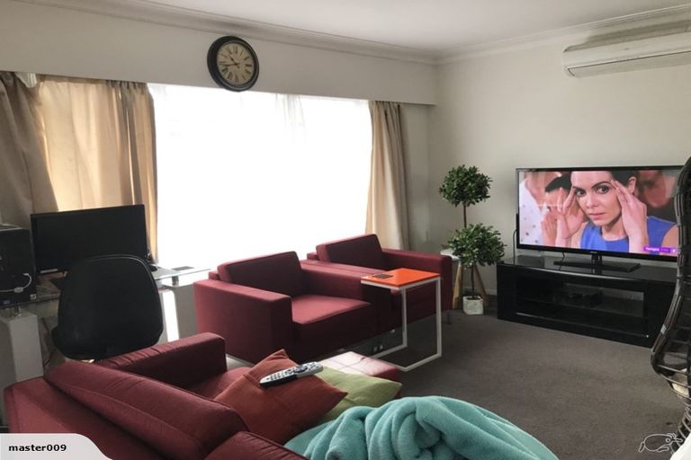 Photo of property in 2/13 Hayward Road, Papatoetoe, Auckland, 2025