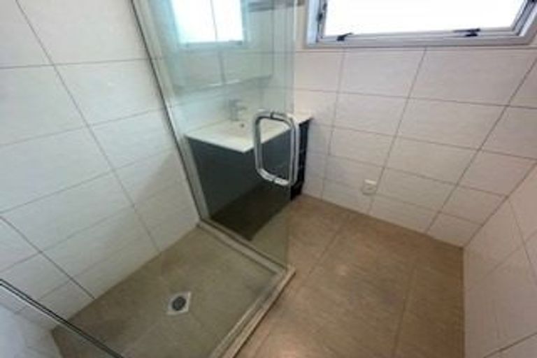 Photo of property in 1/14 Salford Avenue, Redwood, Christchurch, 8051