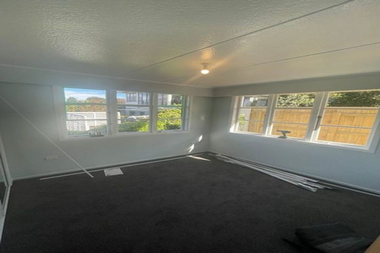 Photo of property in 77 Mould Street, Waitara, 4320