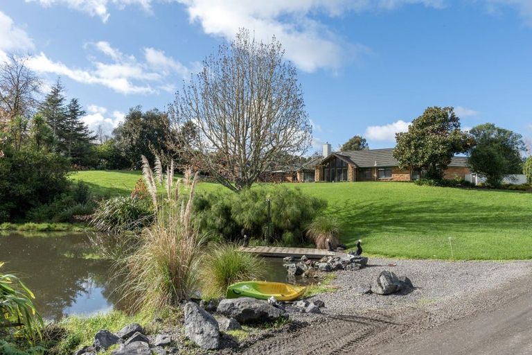 Photo of property in 384 Clifton Road, Whitford, Howick, 2571