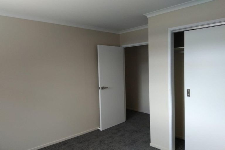 Photo of property in 2/21a Ludlow Terrace, Totara Vale, Auckland, 0627
