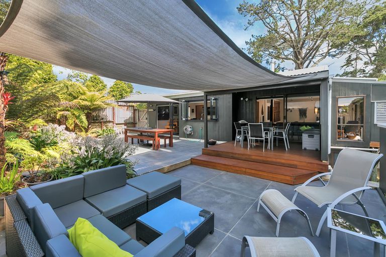 Photo of property in 367 Triangle Road, Henderson, Auckland, 0610