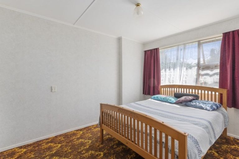 Photo of property in 2a Anzac Road, Otaki, 5512