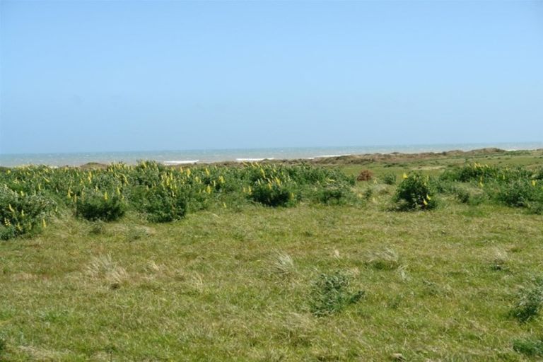 Photo of property in 29 Nukumaru Parade, Waiinu Beach, Whanganui, 4588