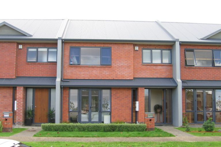 Photo of property in 4a Tuscany Way, Te Atatu Peninsula, Auckland, 0610