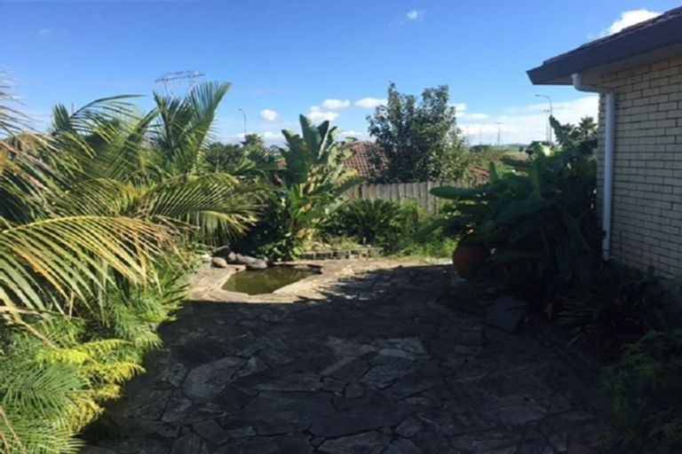 Photo of property in 37 Robin Brooke Drive, Flat Bush, Auckland, 2019