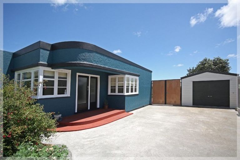 Photo of property in 42 Mckenzie Street, Levin, 5510