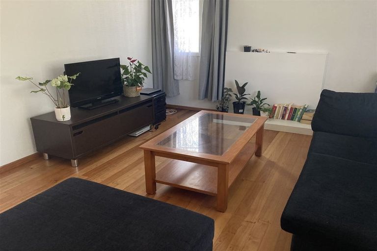 Photo of property in 4 Pomelo Road, Te Atatu South, Auckland, 0610