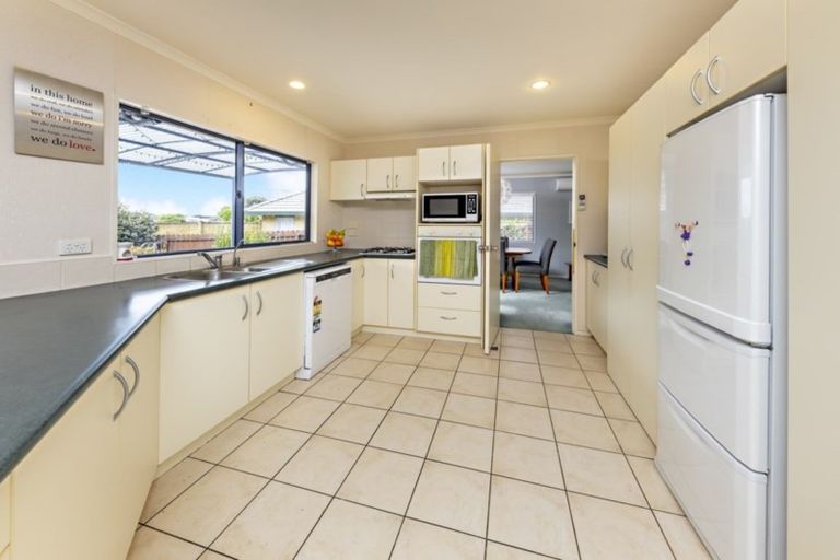 Photo of property in 13 Longford Park Drive, Takanini, 2112