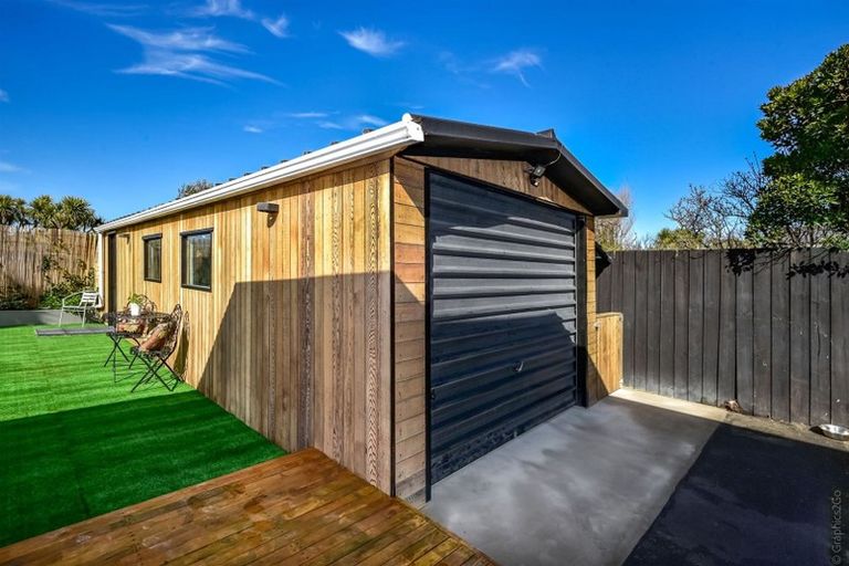 Photo of property in 43 Effingham Street, North New Brighton, Christchurch, 8083