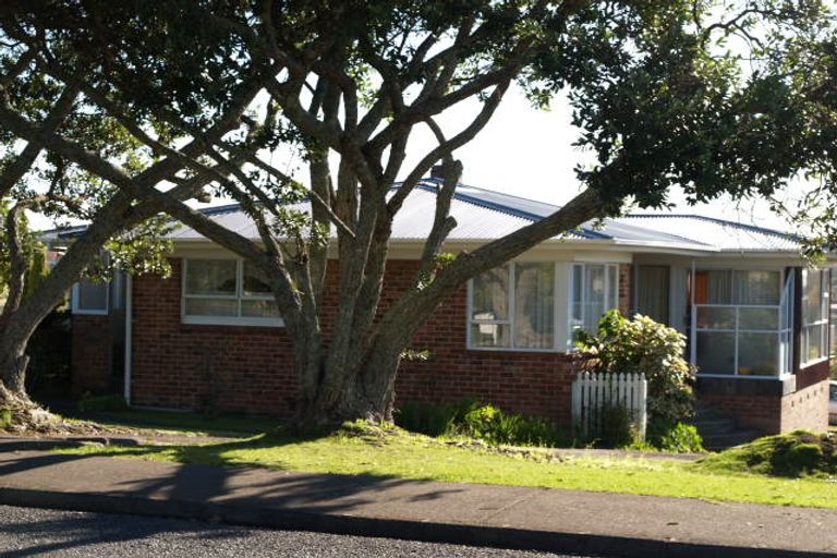 Photo of property in 44 Litten Road, Cockle Bay, Auckland, 2014