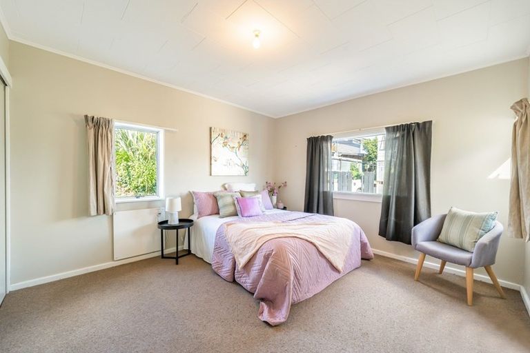Photo of property in 6 Bristol Street, Trentham, Upper Hutt, 5018