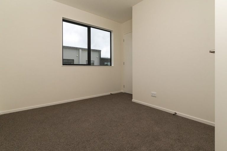 Photo of property in 8/327 Glengarry Road, Glen Eden, Auckland, 0602