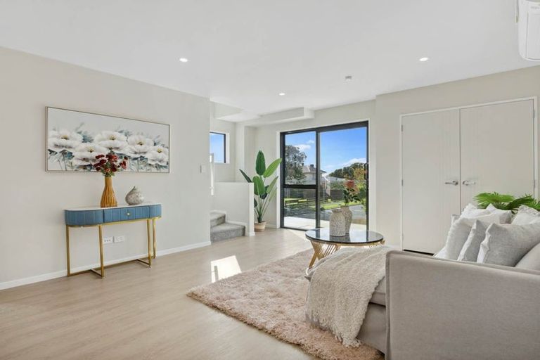 Photo of property in 24b Wayne Drive, Mangere, Auckland, 2022