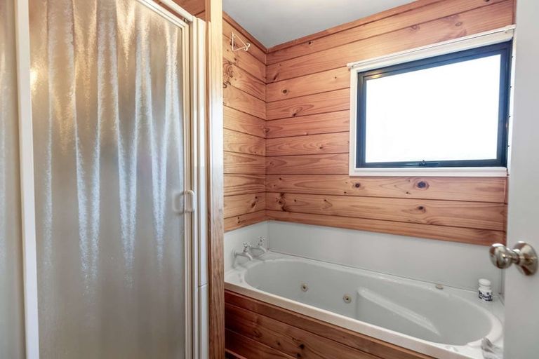 Photo of property in 6 Poutama Place, Tawhero, Whanganui, 4501