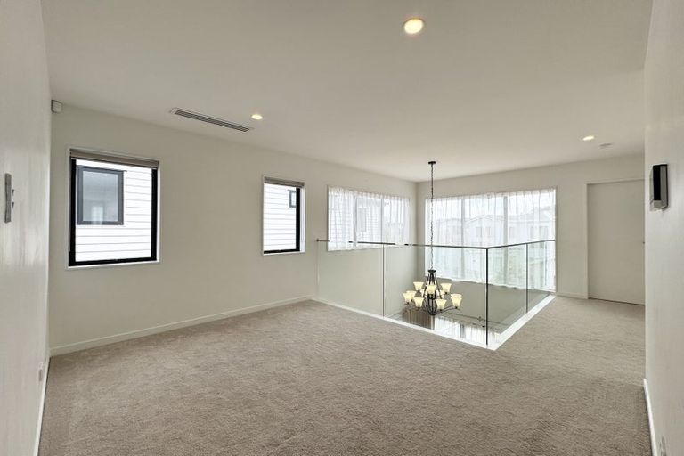 Photo of property in 36 Greenfinch Road, Hobsonville, Auckland, 0616