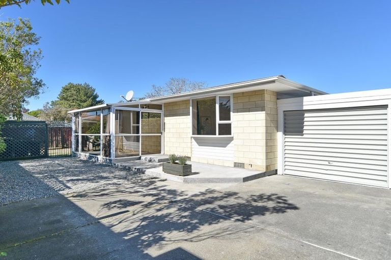 Photo of property in 2/14 Four Elms Place, Parklands, Christchurch, 8083