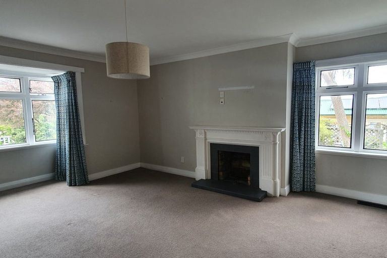 Photo of property in 49 Tio Tio Road, Miramar, Wellington, 6022