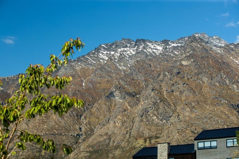 Photo of property in 17 Soudley Court, Jacks Point, Queenstown, 9371